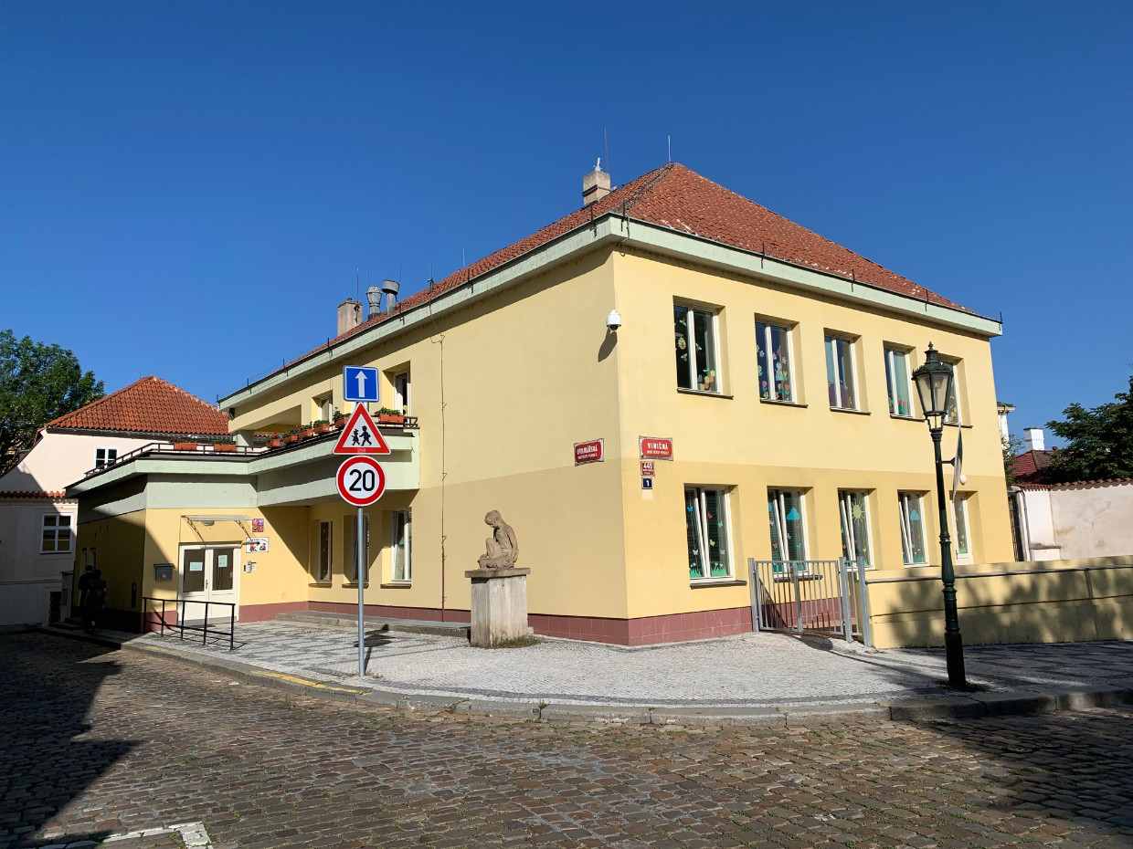 Viničn&aacute;_1_foto_budovy.jpg